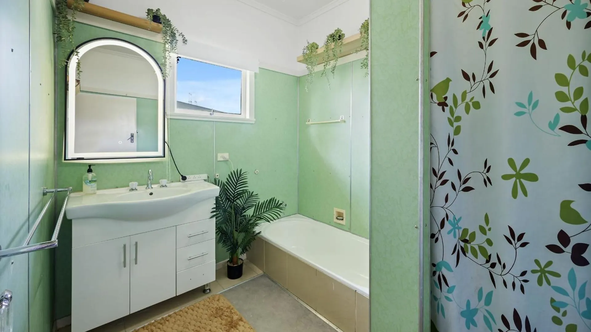 民宿 King Bed, Shared Bath, 5Br Home In Beenleigh For 2 澳大利亚