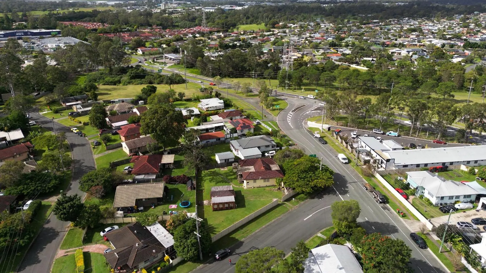 King Bed, Walk To Beenleigh Village & Marketplace Bedroom2