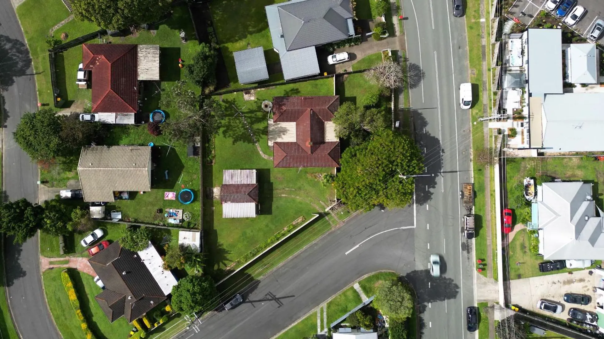 King Bed, Shared Bath, 5Br Home In Beenleigh For 2